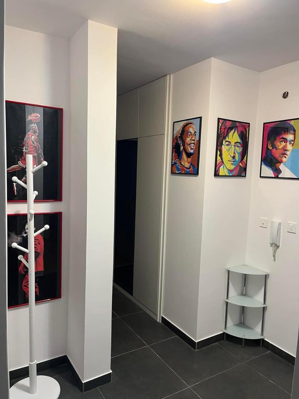 Hall Of Fame -Center Apartment สปลิท ภายนอก รูปภาพ